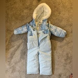 Two piece snow suit - puffy jacket and snow pants set - like new ❄️